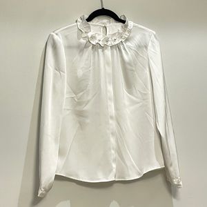 Cute Blouse with faux Pearl detail